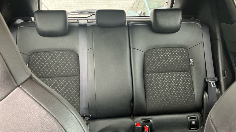 Nissan Juke 1.0 DiG-T 114 N-Connecta 5dr DCT Petrol Hatchback